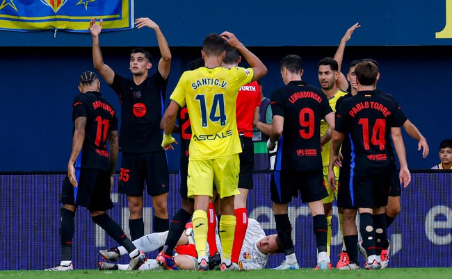 Barca toàn thắng La Liga: Tiếng thét giữa niềm vui chiến thắng - Ảnh 1.