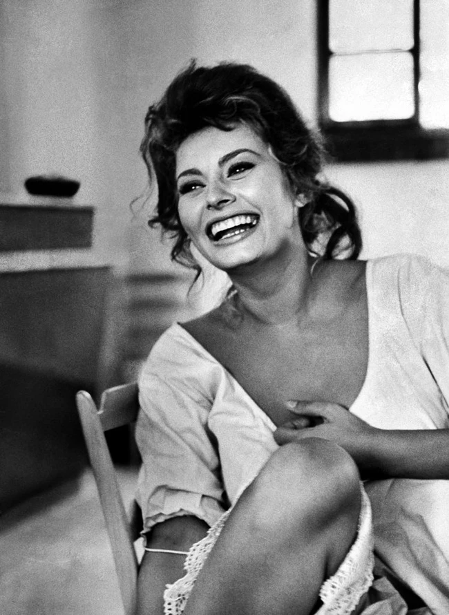 Sophia Loren - "sống trọn vẹn từng khoảnh khắc" ở tuổi 90 - Ảnh 11.